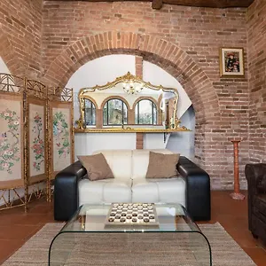 https://il-chiostro-alloggio-caratteristico-e-centrale.it-tuscanyhotel.com