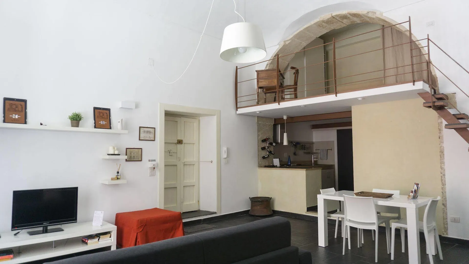 1743 Loft Apartment Syracuse Italy